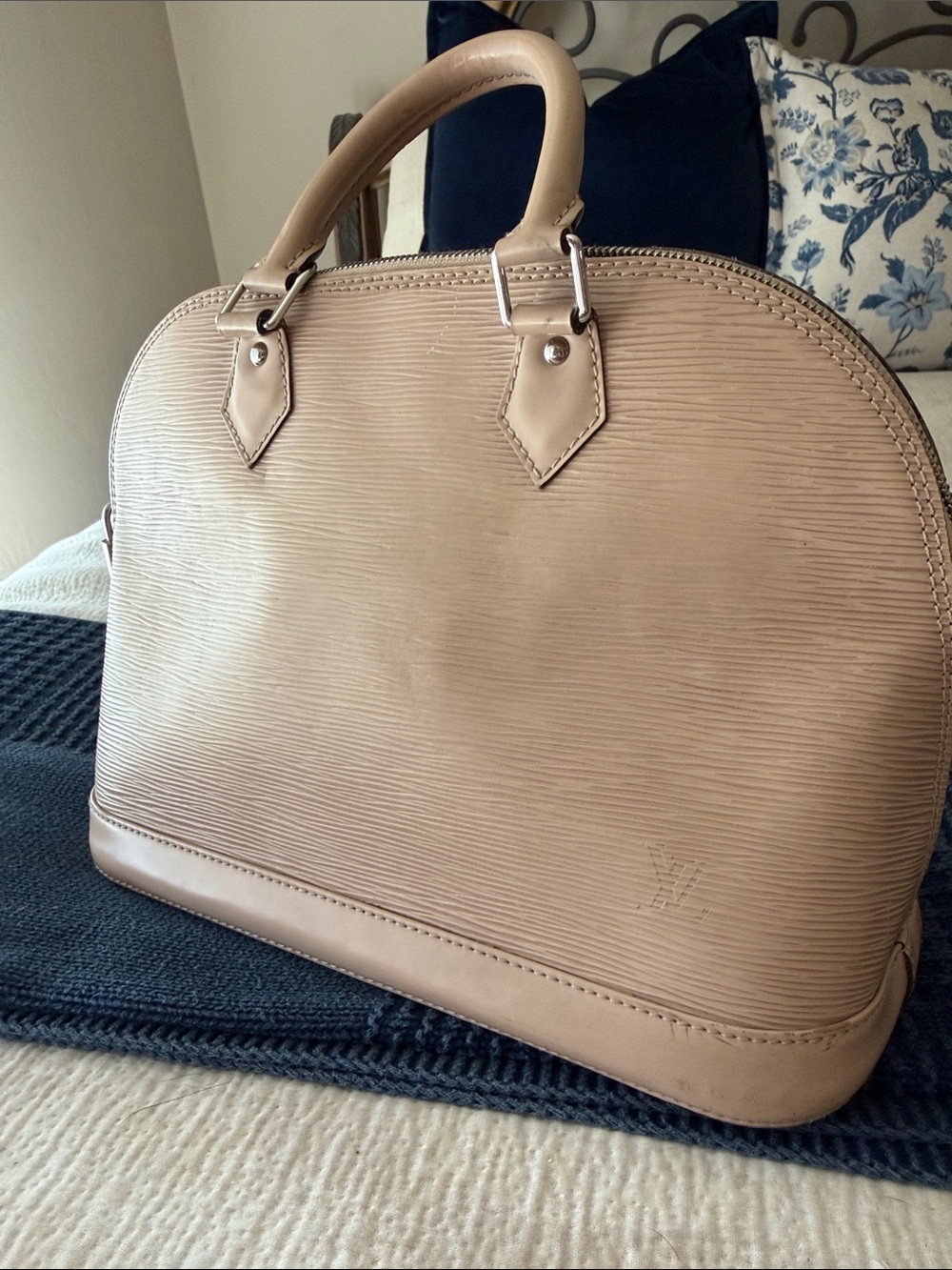 Louis Vuitton Alma Epi Leather Top-Handle - Picture 3 of 13